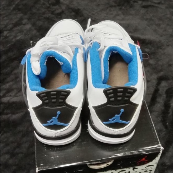 Jordan 4 - Picture 3 of 4